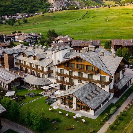 Montana Lodge&Spa La Thuile Esterno foto