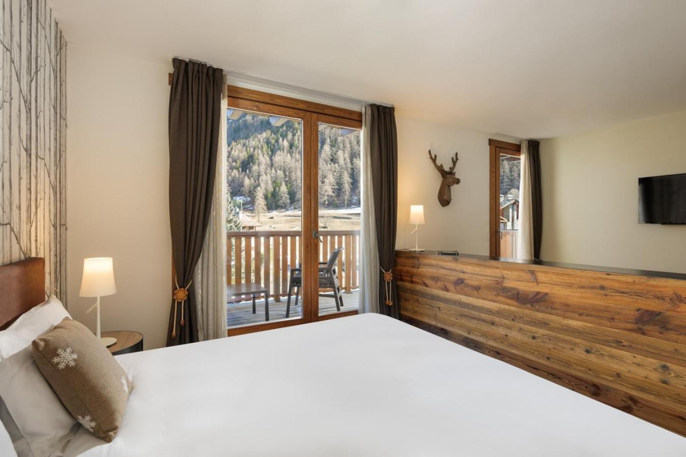 Montana Lodge&Spa La Thuile Esterno foto