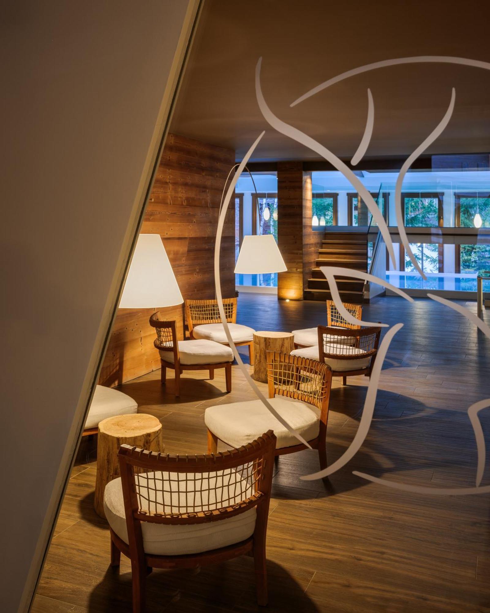 Montana Lodge&Spa La Thuile Esterno foto
