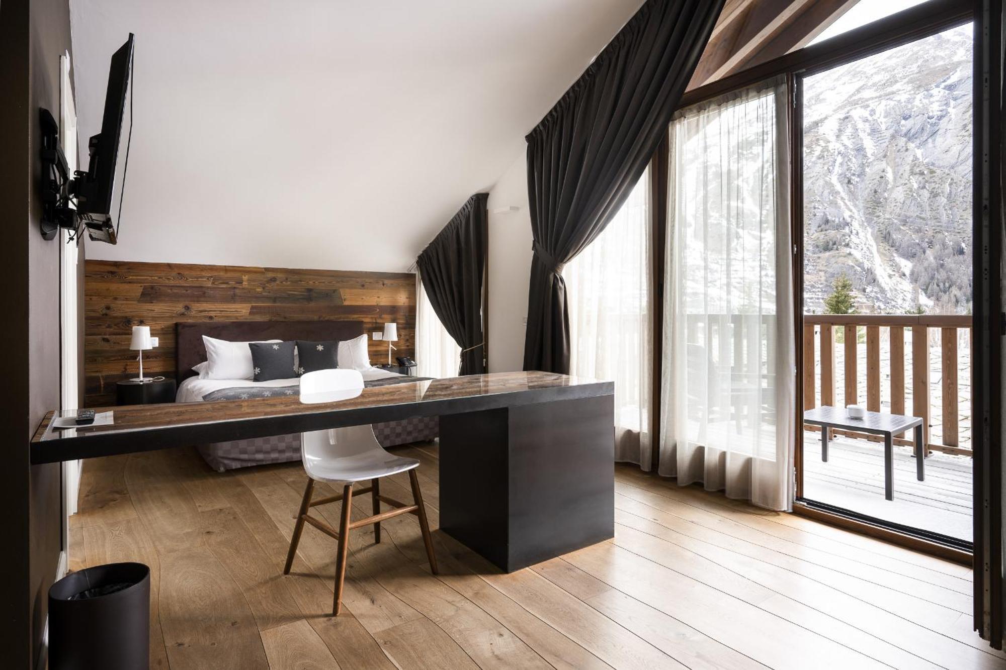 Montana Lodge&Spa La Thuile Esterno foto