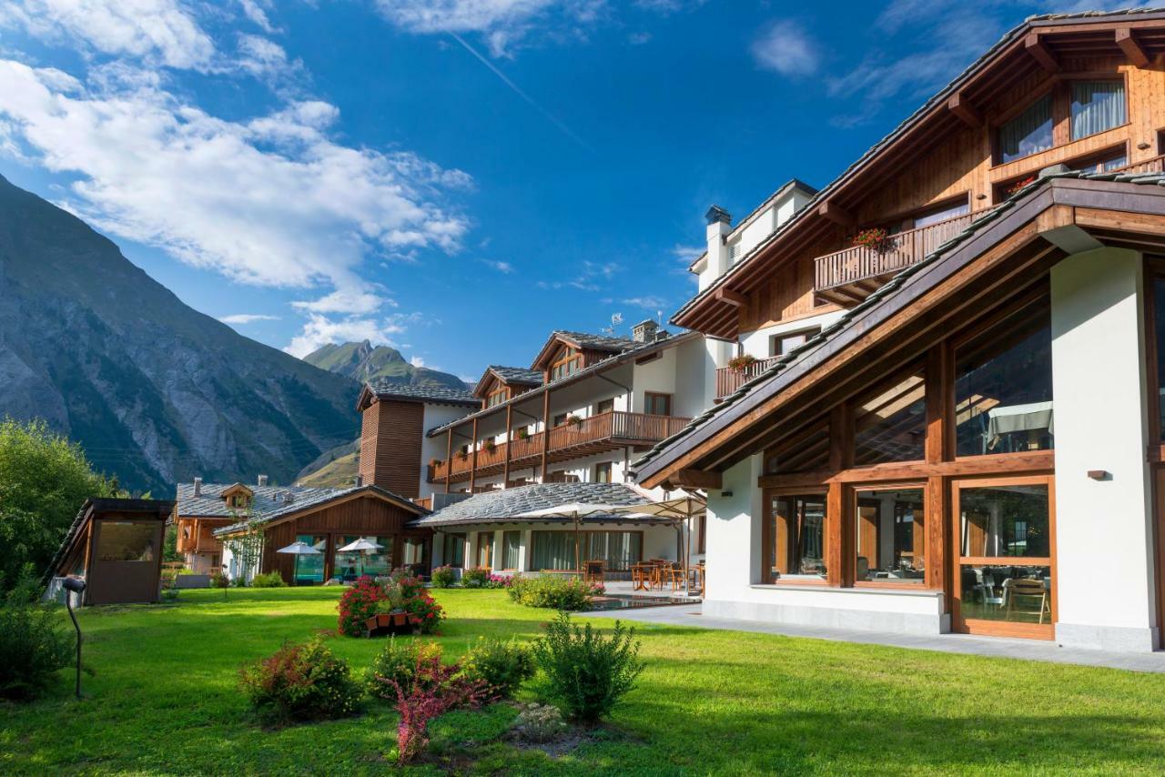 Montana Lodge&Spa La Thuile Esterno foto